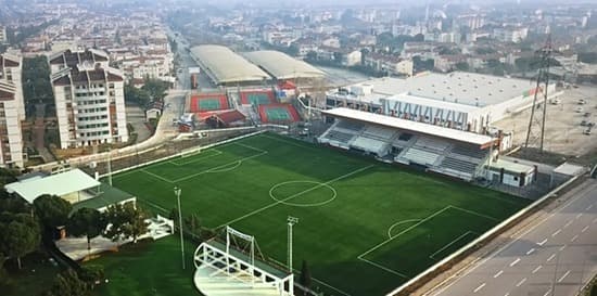 Tevfik Lav Spor Tesisi / Manisa